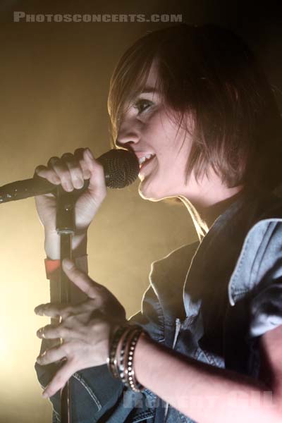 YELLE - 2010-12-02 - PARIS - La Fleche d'Or - 